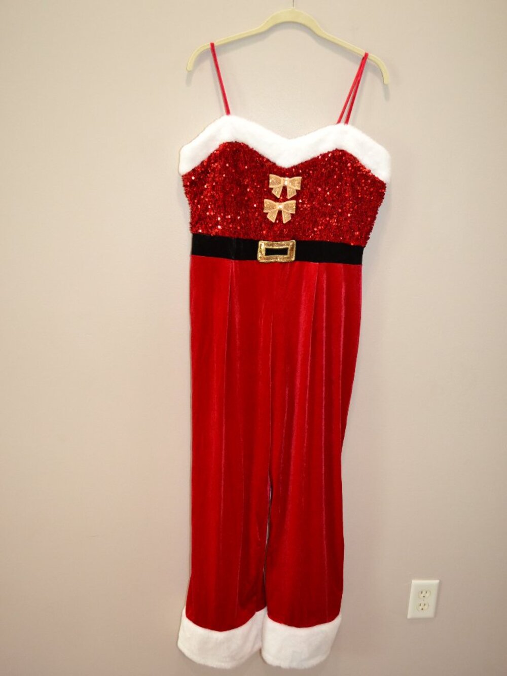 Love on a Hanger Christmas Holiday Jumpsuit Red Sequin Velvet Faux Fur Sz XL - Picture 2 of 9